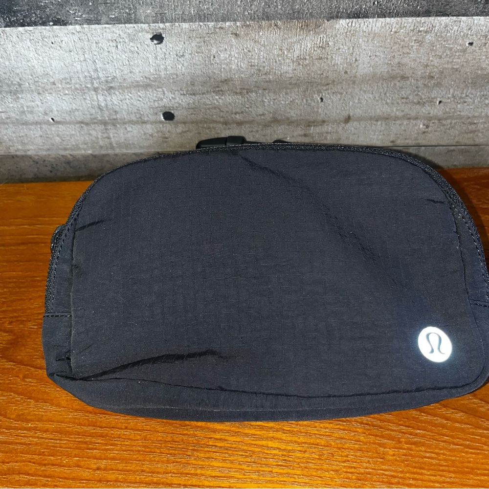 lululemon athletica everywhere black Belt Bag ripstop